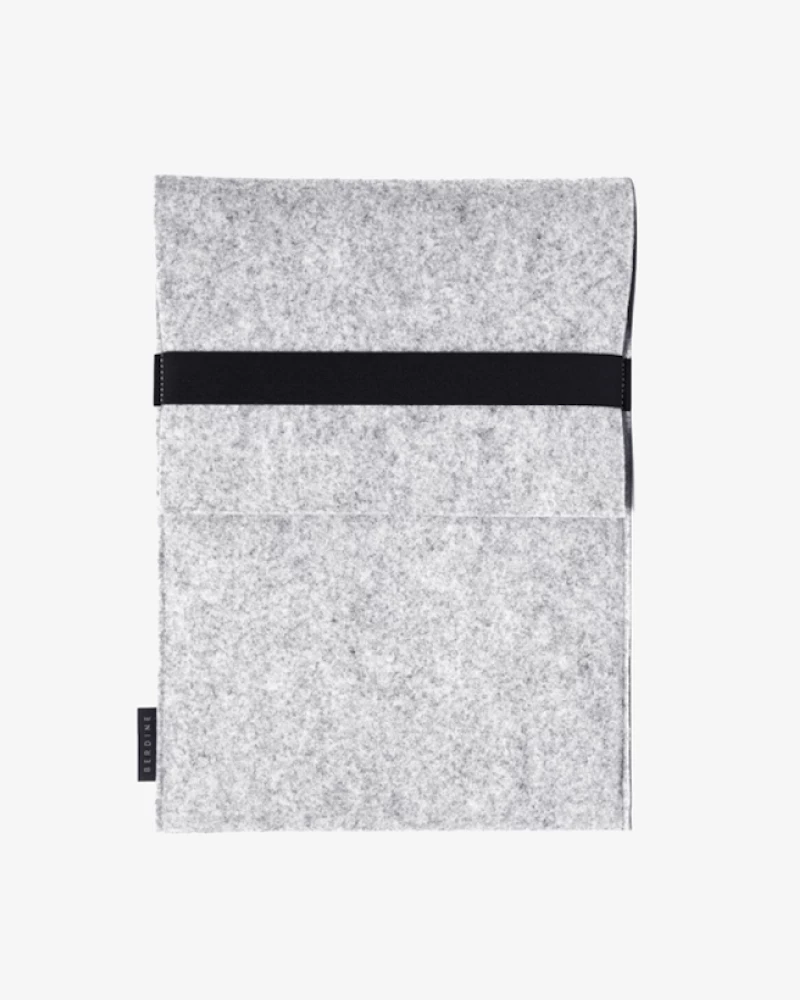 Oxford & Evergreen Bags & Baggage Berdine Wool Felt Laptop Sleeve, 13 Inch, Gray 3 Oxford & Evergreen Bags & Baggage Berdine Wool Felt Laptop Sleeve, 13 Inch, Gray