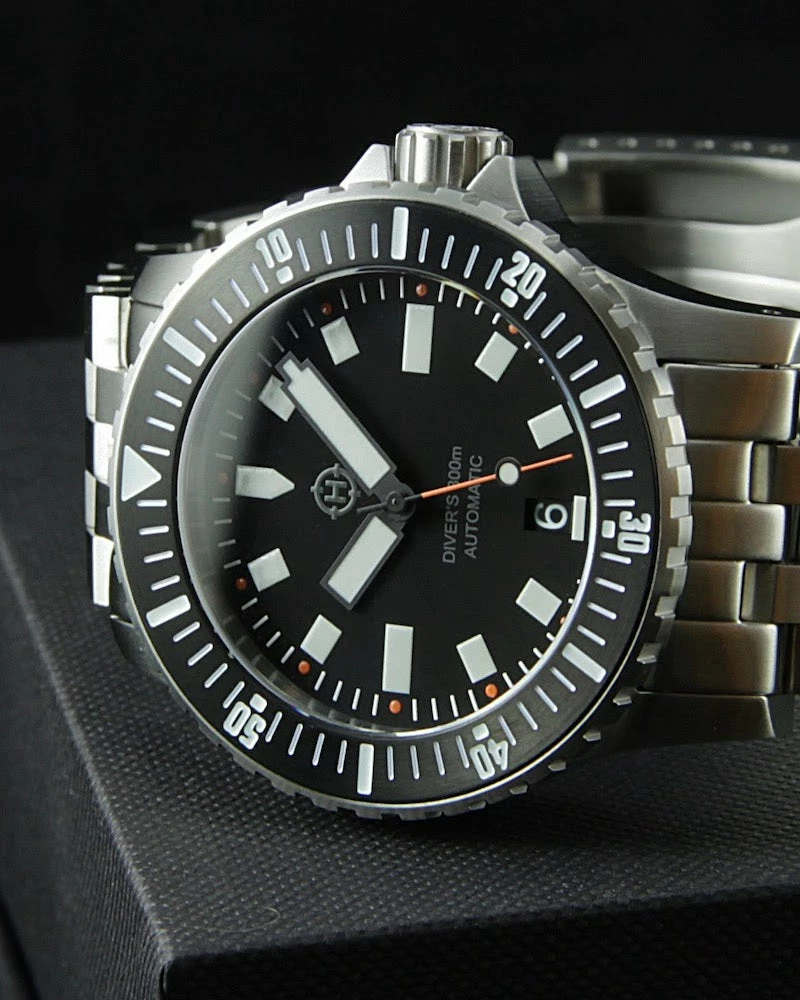 Oxford & Evergreen Dive Watches Helm Vanuatu 300m Automatic Dive Watch, Black Dial (42mm)d 3 Oxford & Evergreen Dive Watches Helm Vanuatu 300m Automatic Dive Watch, Black Dial (42mm)d